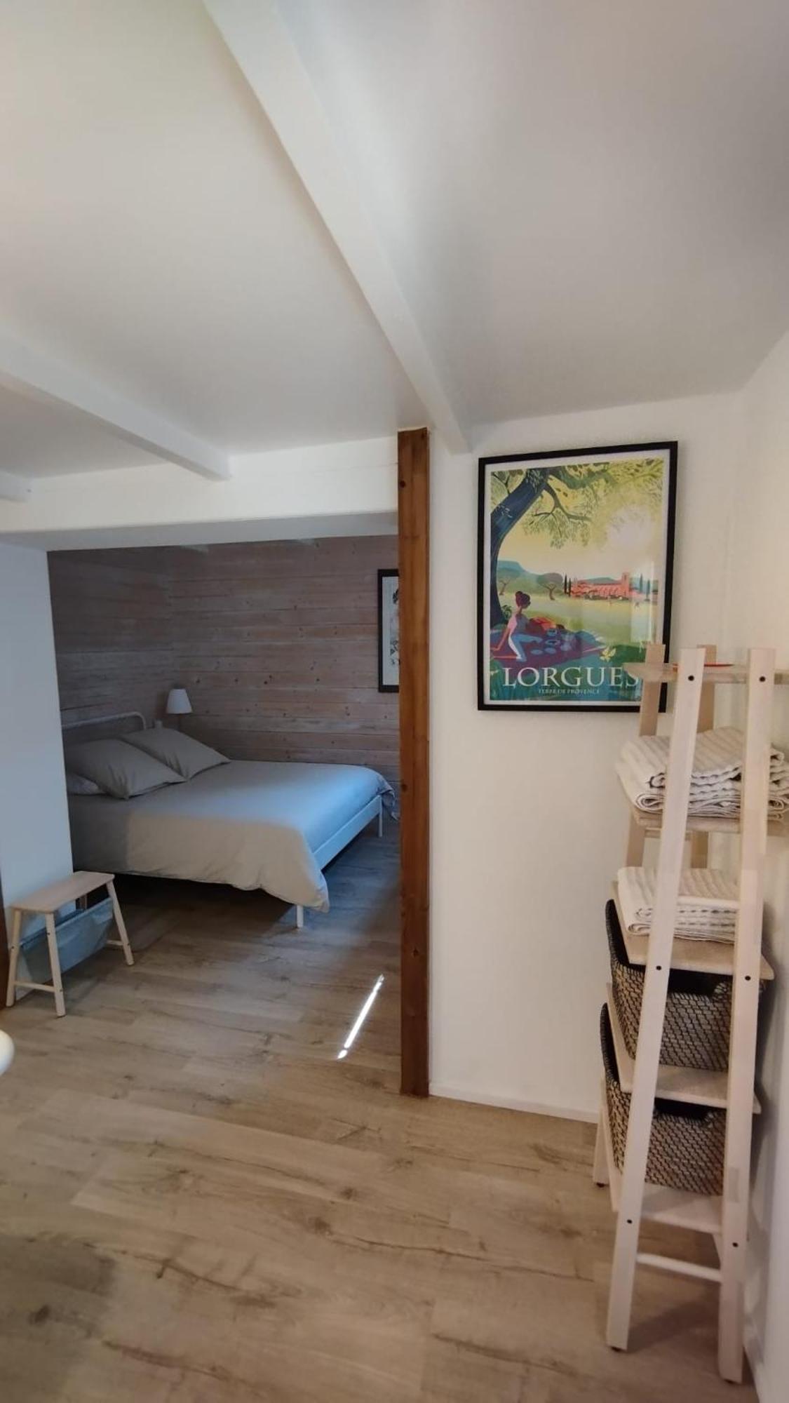 La Bergerie Des Colles Bed and Breakfast Entrecasteaux Εξωτερικό φωτογραφία