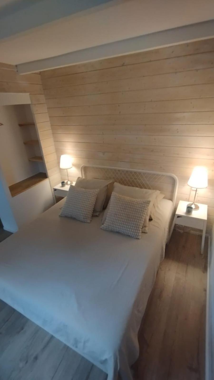 La Bergerie Des Colles Bed and Breakfast Entrecasteaux Εξωτερικό φωτογραφία