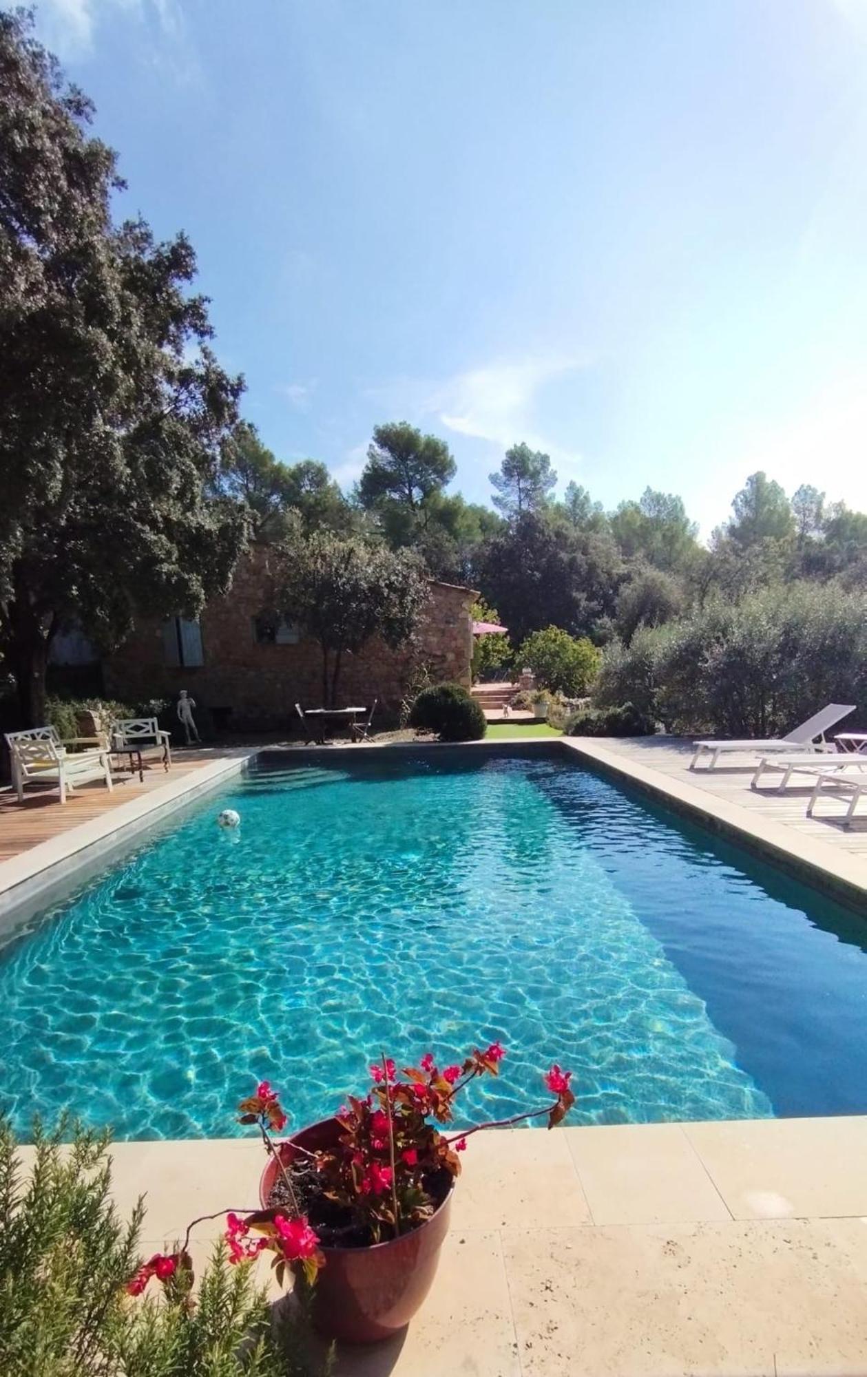 La Bergerie Des Colles Bed and Breakfast Entrecasteaux Εξωτερικό φωτογραφία